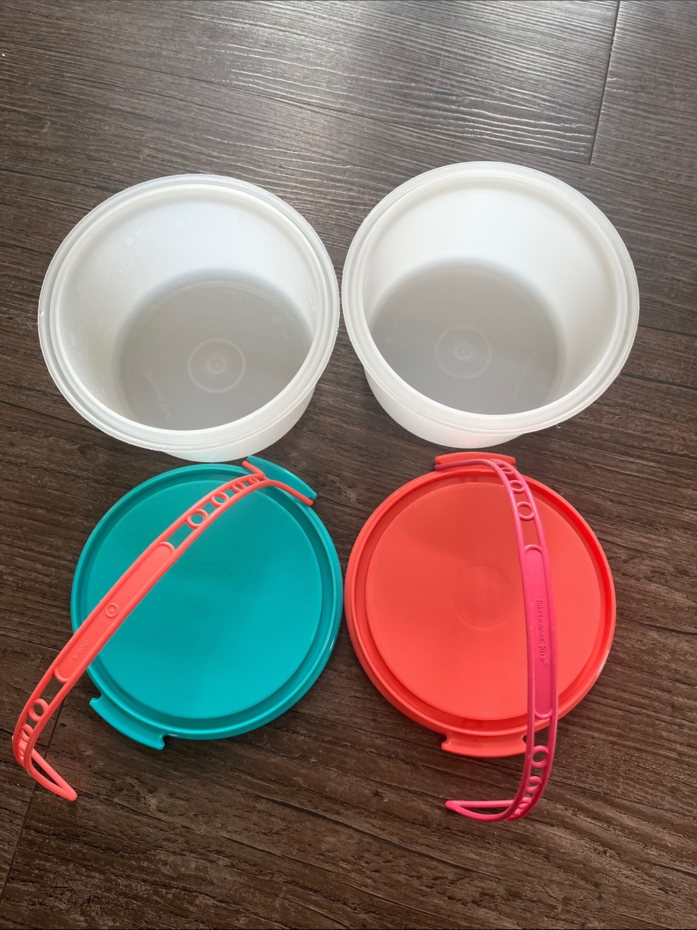 Tupperware Mini Cake Containers Bundle - Picture 3 of 3